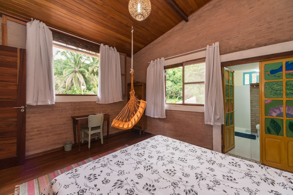 Deluxe Room, 1 King Bed photo 3