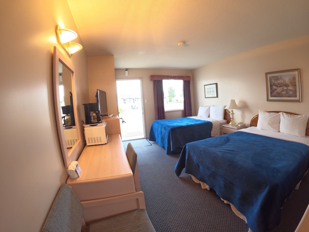 Deluxe Room, Multiple Beds photo 3