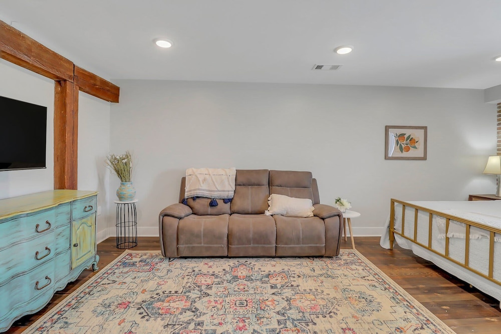Apartment photo 1