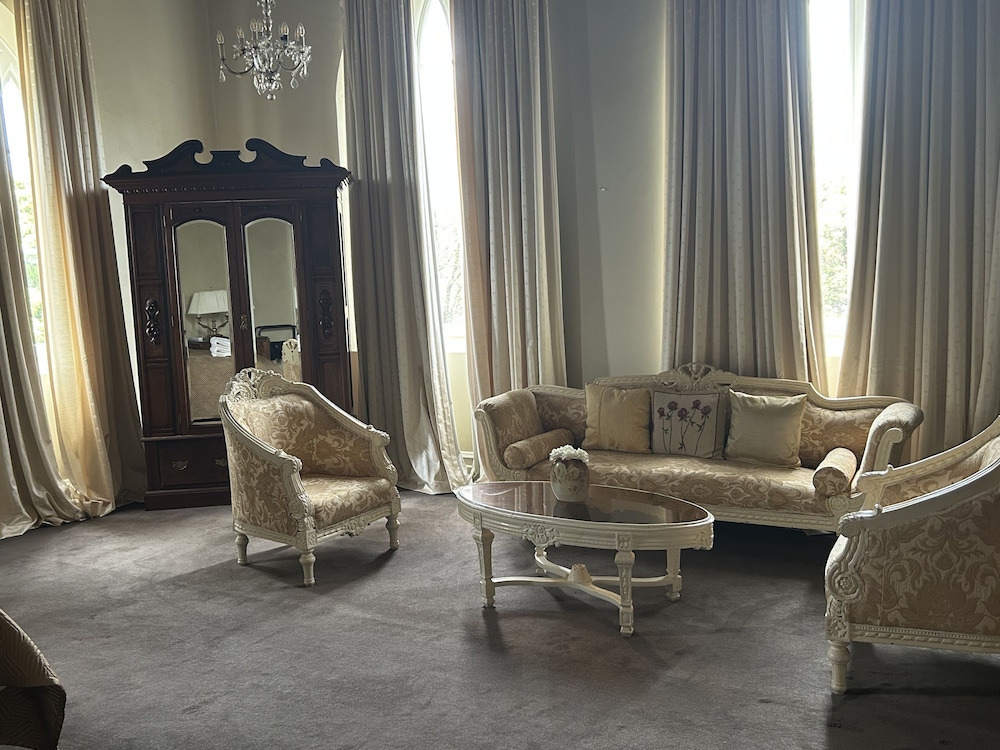 Royal Room photo 3