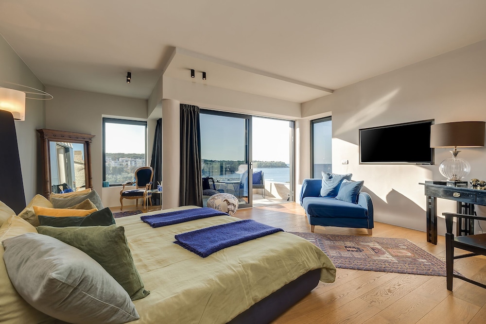 Deluxe Suite, Sea View