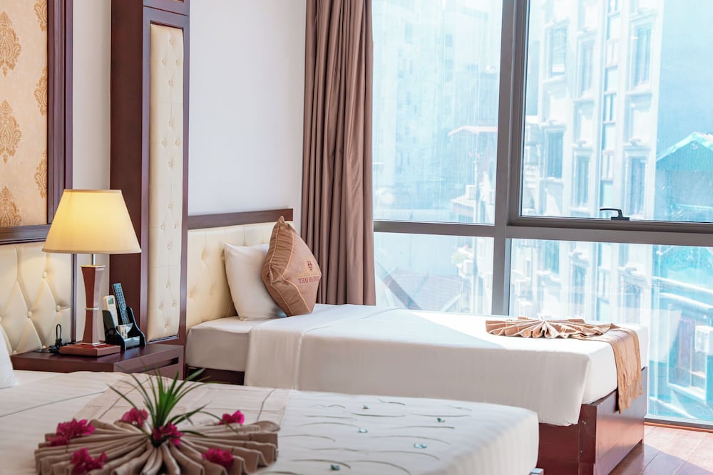 Deluxe Triple Room City View