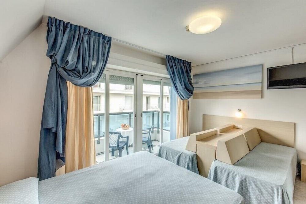 Quadruple Room photo 2