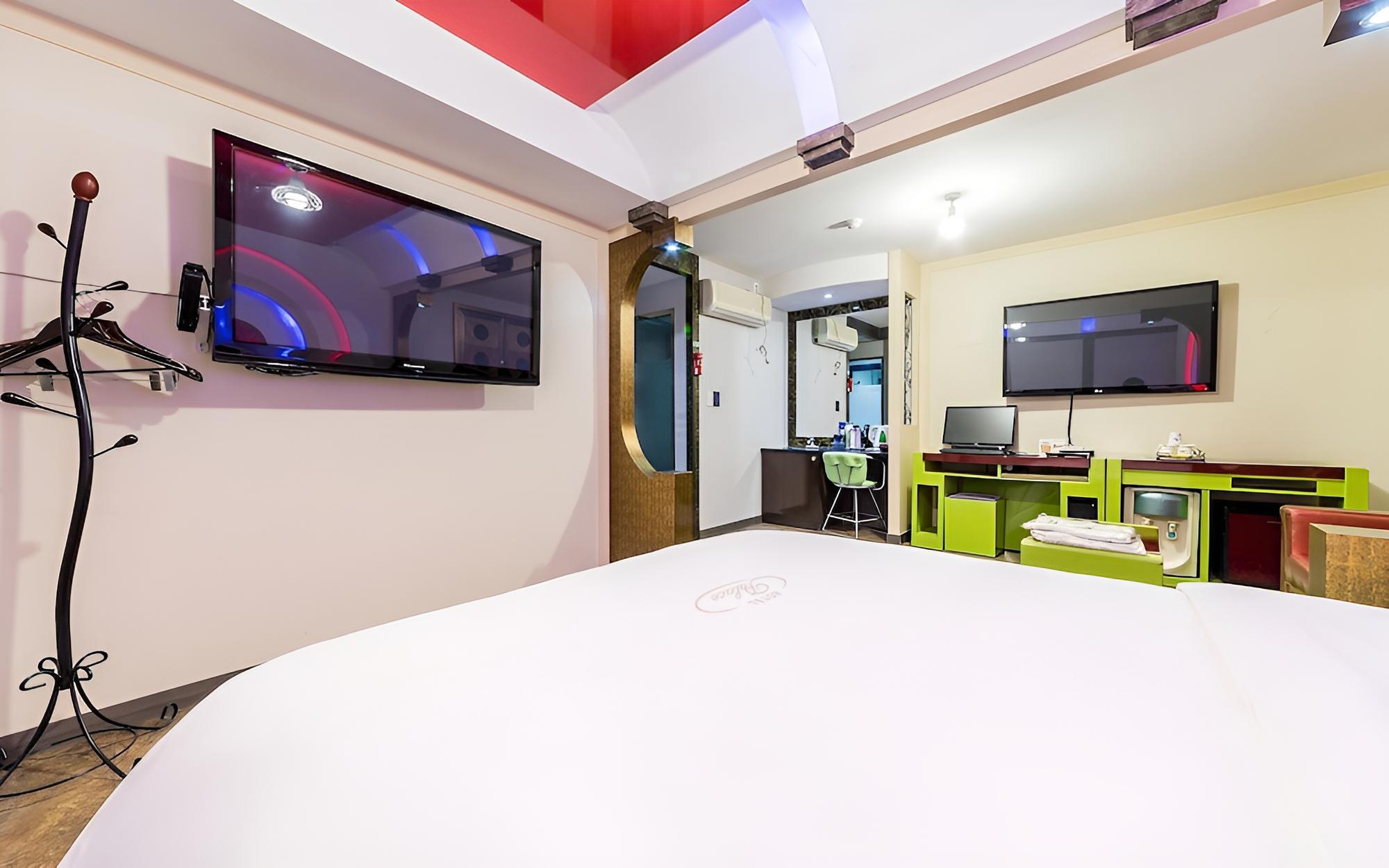 Room (Special room-Physical ID is required ) - Photo 12