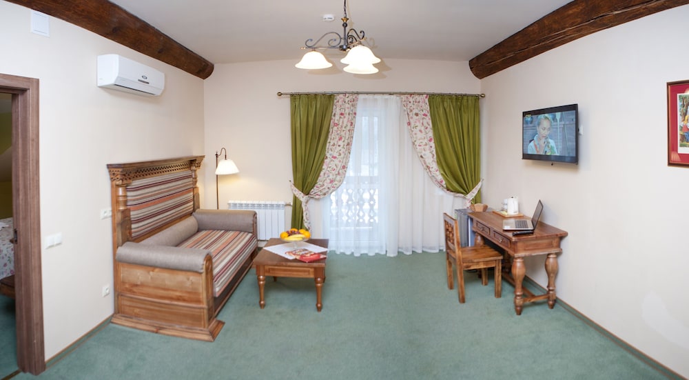 Business Suite photo 3