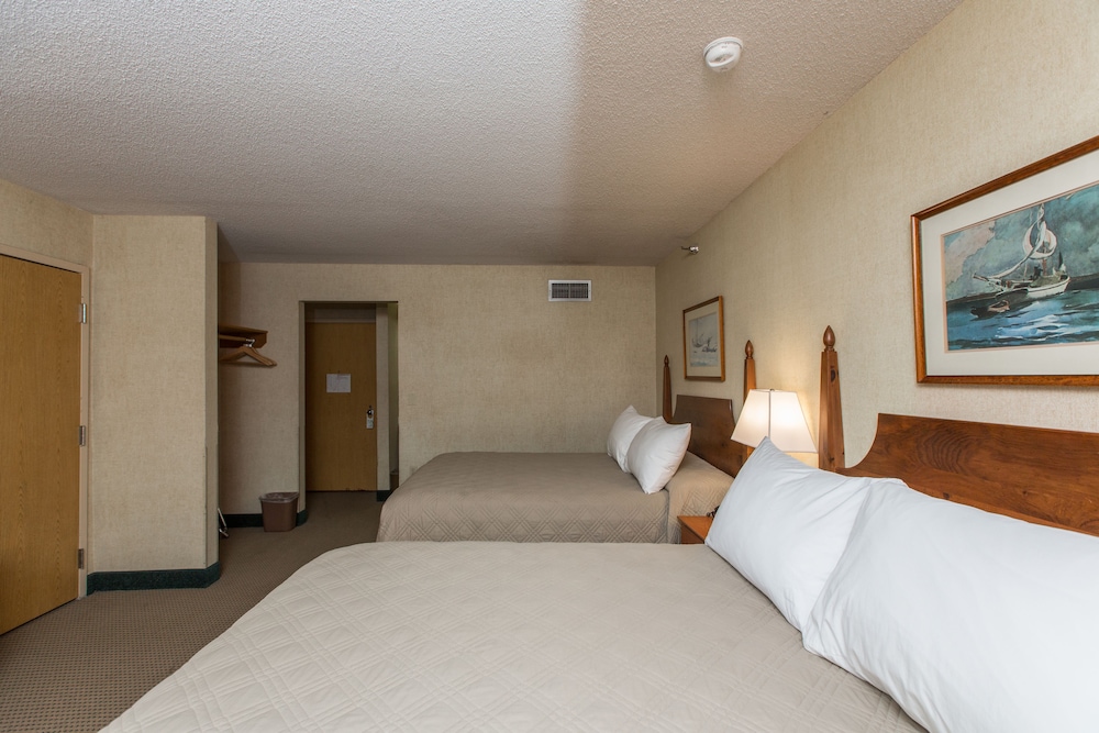 Deluxe Room, 2 Queen Beds. Pet Availability Limited. Please inform of pets at time of booking. - Photo 2