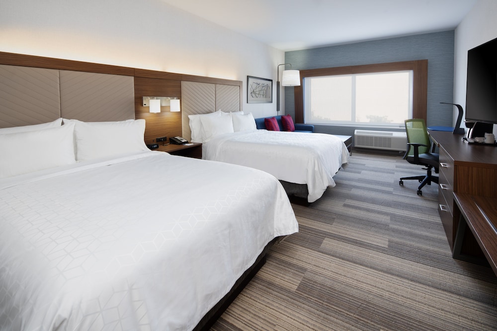 Suite, 2 Queen Beds, Accessible Bathtub (Communications) - Photo 1