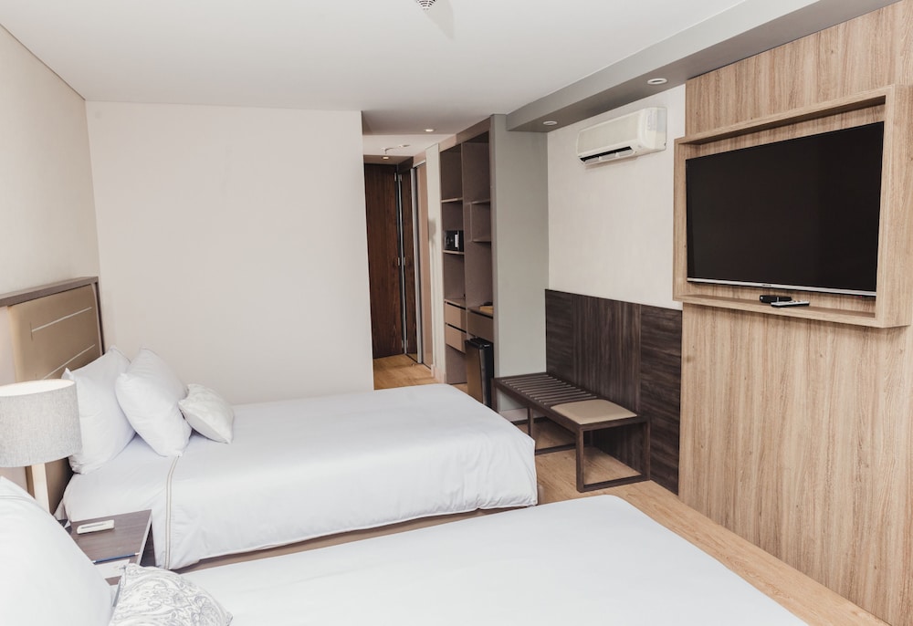 Premium Twin Room photo 3