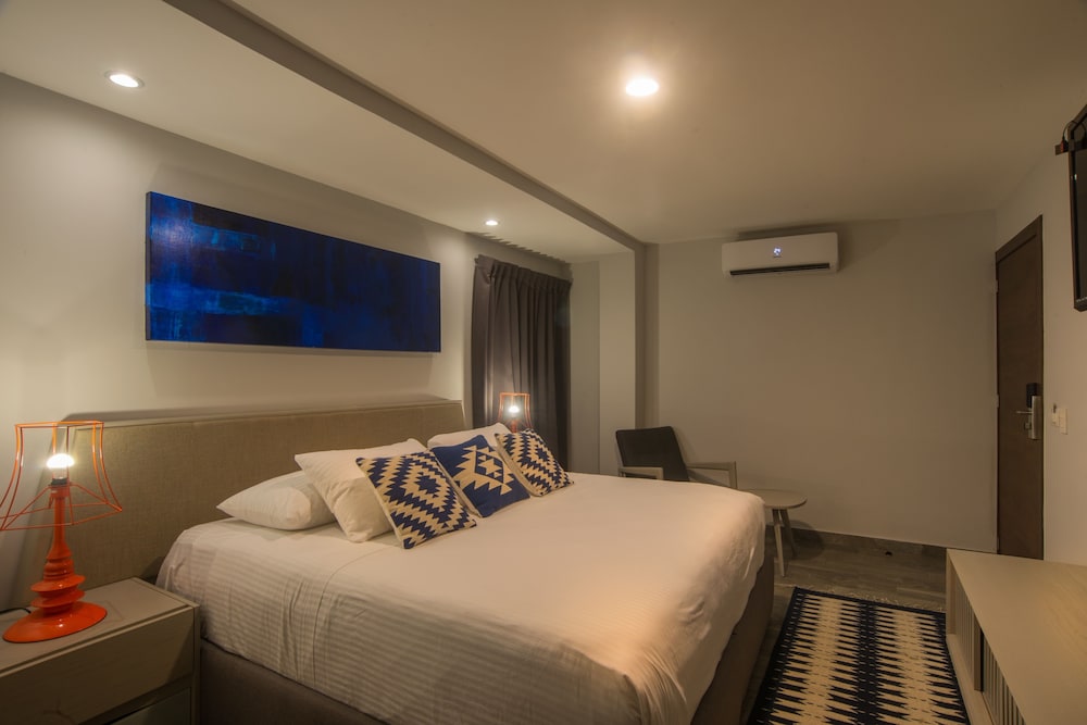 Room, 1 King Bed photo 3