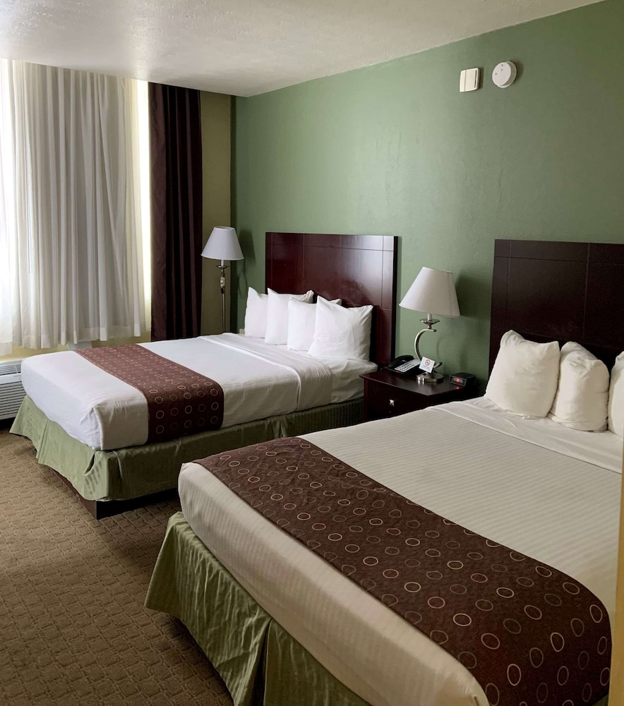 Suite, 2 Queen Beds, Accessible, Non Smoking - Photo 5