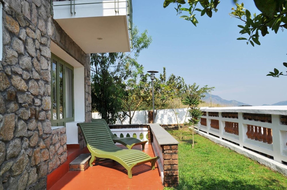 Standard Cottage, 1 Bedroom, Fireplace, Garden Area photo 3