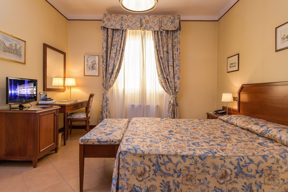 Economy Double Room photo 1