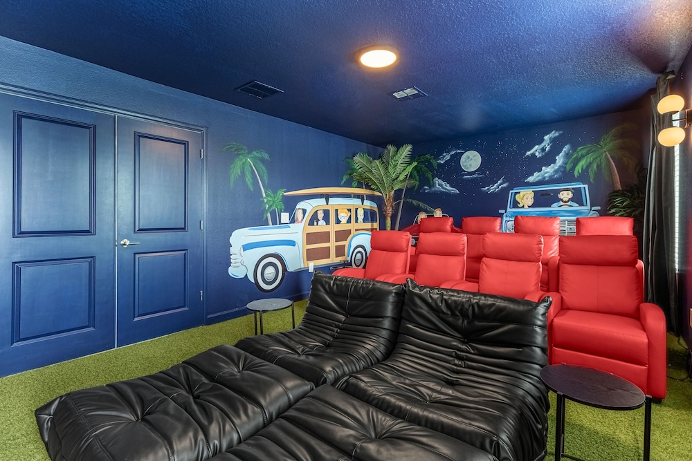 Upstay - Lakeview Mansion w Pool Spa and Cinema, Kuva 14