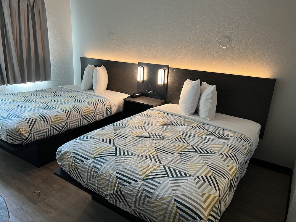 Standard Room, 2 Double Beds, Non Smoking