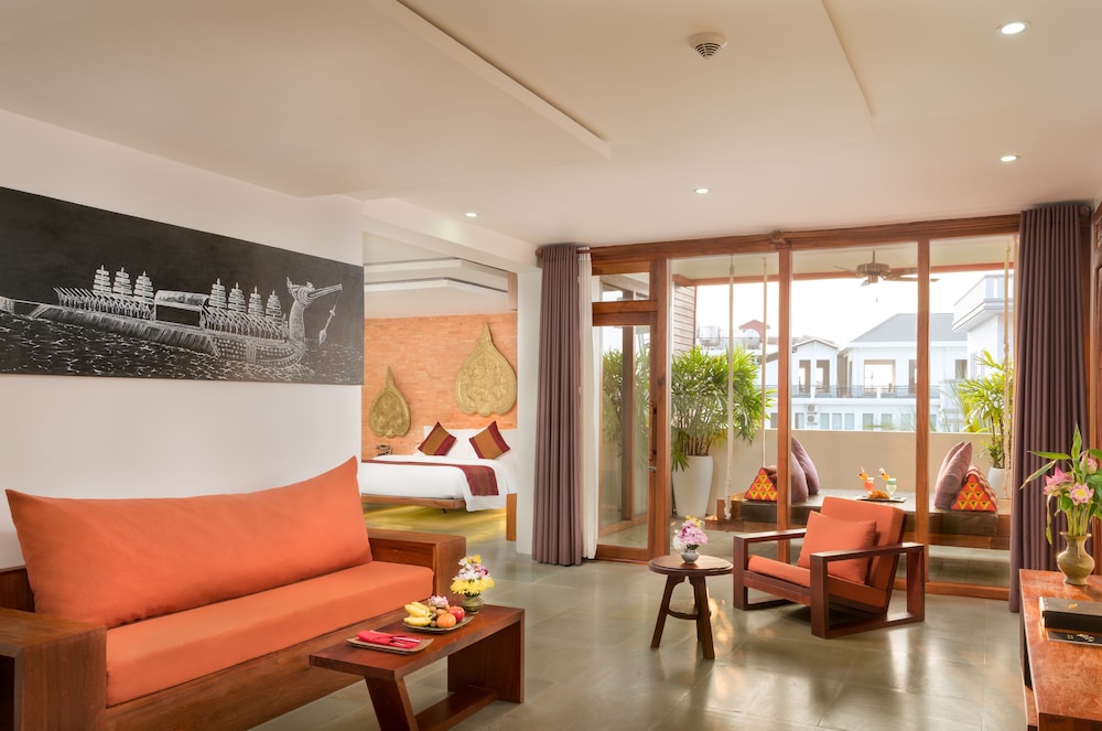 Royal Suite, Living Area, Balcony, City View photo 1