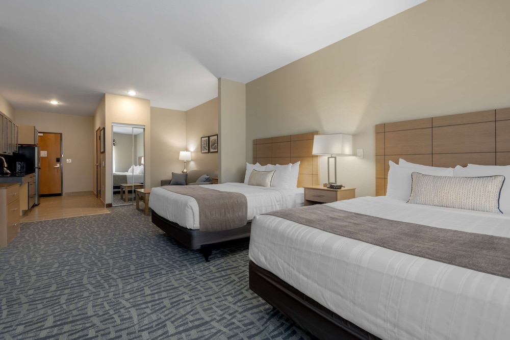 Suite, 2 Queen Beds, Kitchenette (with Sofabed) - Photo 3