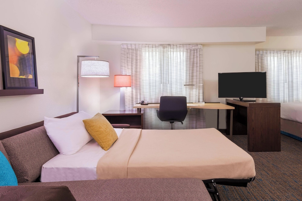 Studio, 1 King Bed with Sofa bed (Hearing Accessible) - Photo 2