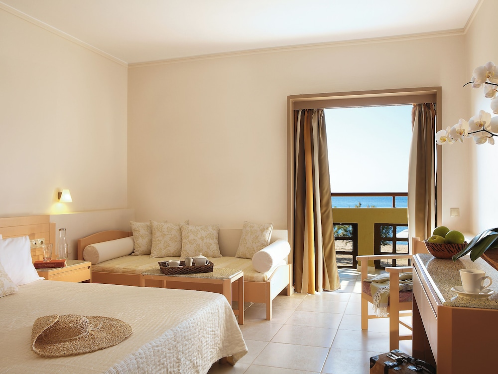 Triple Room with Garden View - Photo 2