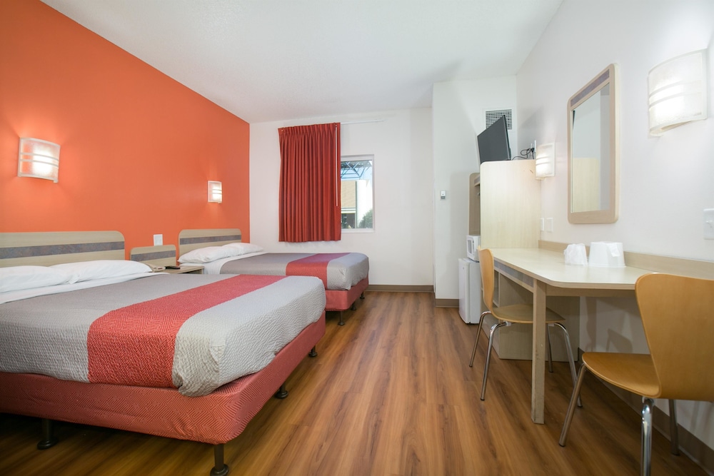 Standard Room, 2 Double Beds, Non Smoking