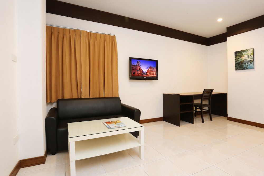 Corner Room - Photo 5