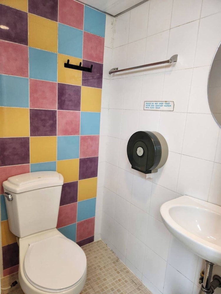 Small Double Room thumbnail 5
