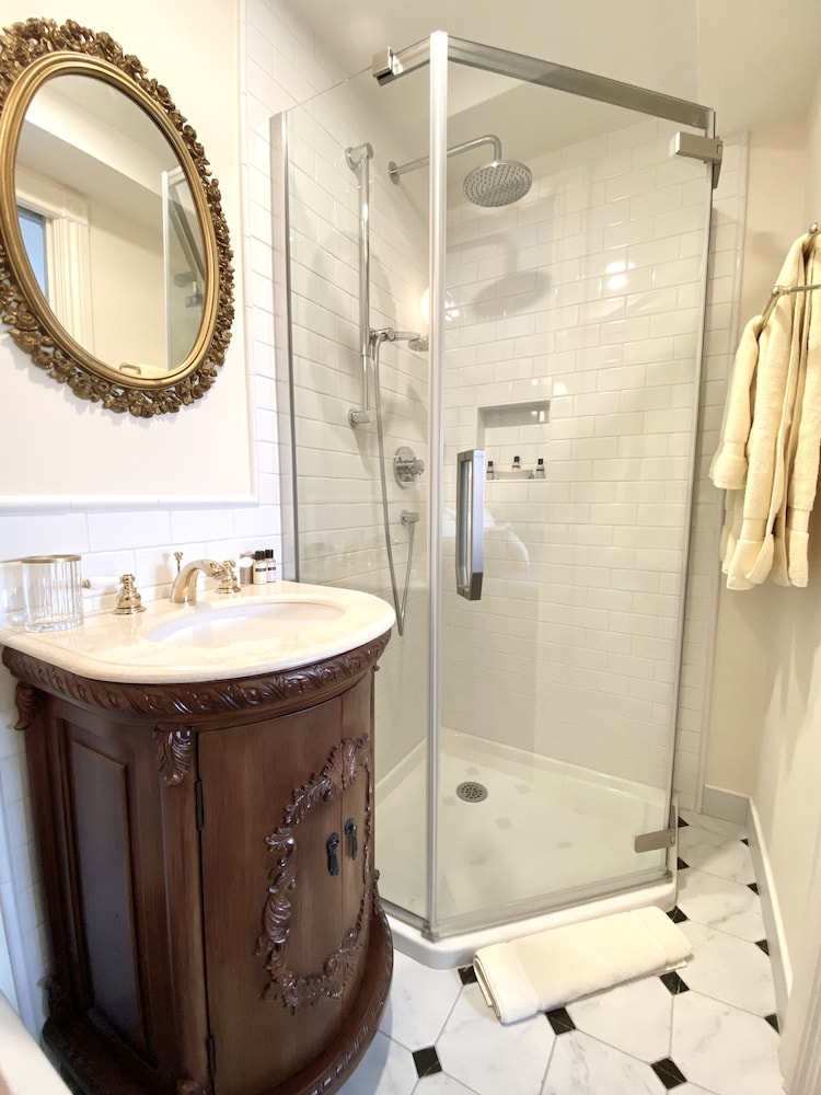 Traditional Room, 1 Double Bed, Private Bathroom, Courtyard Area - Photo 4