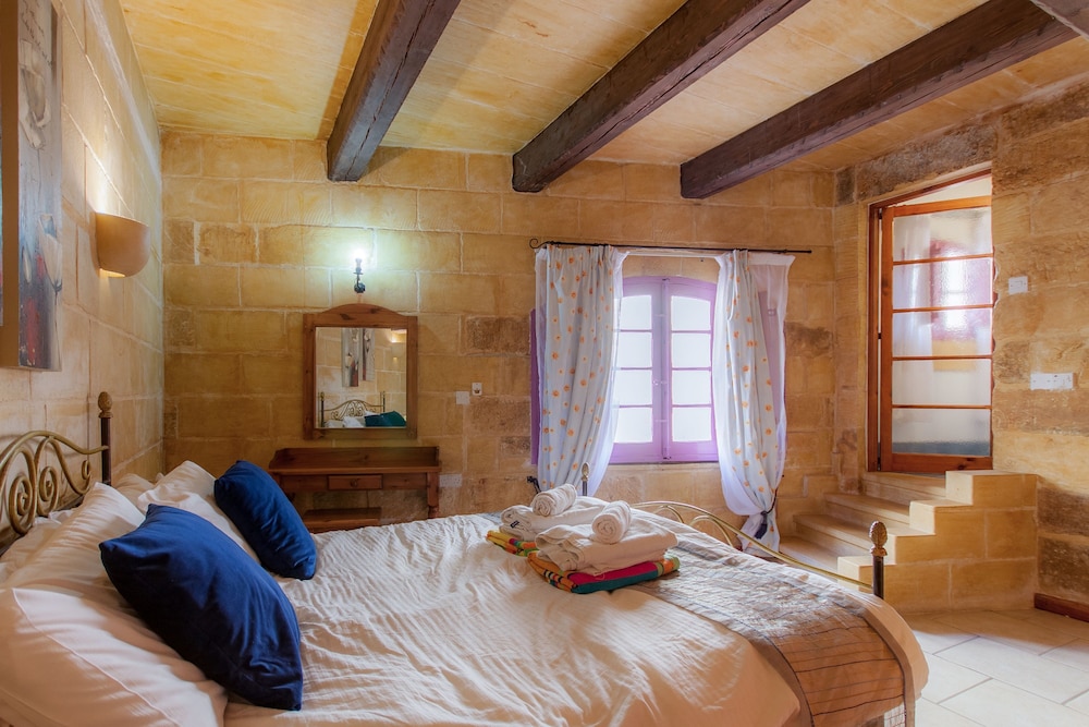 Standard Villa, 2 Bedrooms, 2 Bathrooms (Gozitan Farmhouse with Pool - PP 1) photo 2
