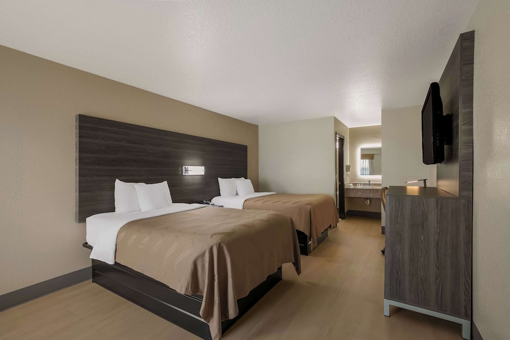 Standard Room, 2 Double Beds photo 3