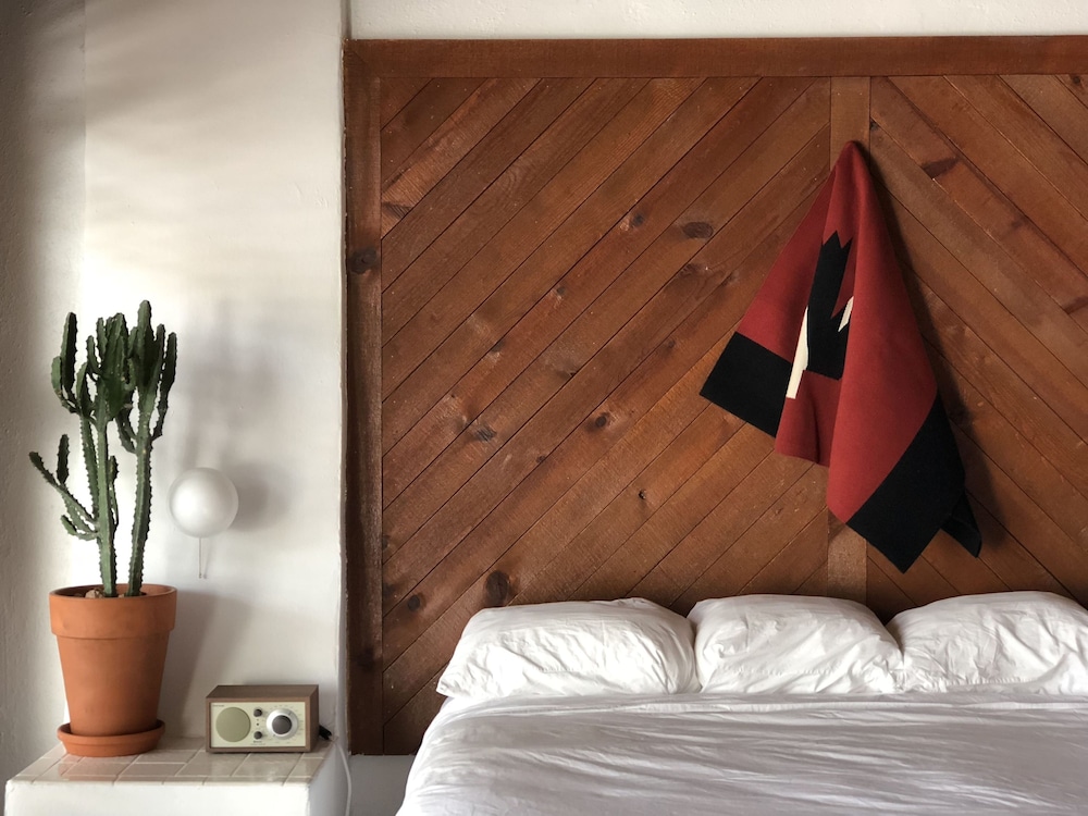 Superior Room, 1 King Bed, Patio - Photo 8
