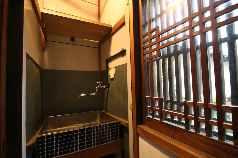 Classic Twin Room, Non Smoking photo 2