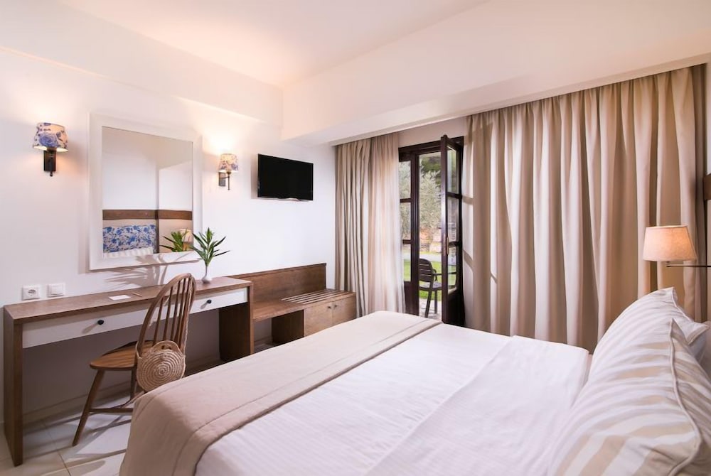 Premium Double or Twin Room - Photo 3