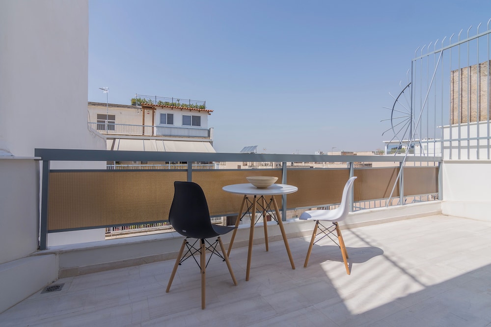 Superior Studio, Balcony, City View (007)