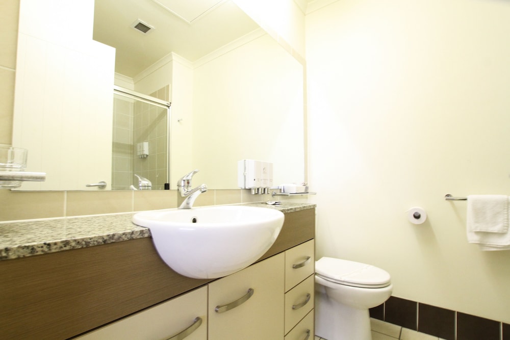 Studio, 1 Queen Bed, Kitchenette photo 3