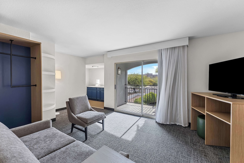 Suite, 1 King Bed, Patio, Pool View - Photo 7
