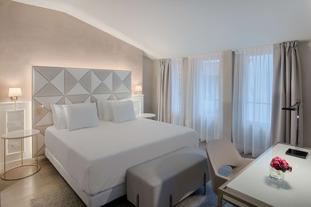 Suite (Extra Bed 3 adults) - Photo 1