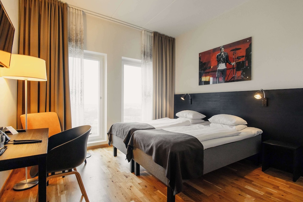 Superior Room, 2 Twin Beds, Non Smoking (Walk-in Shower)