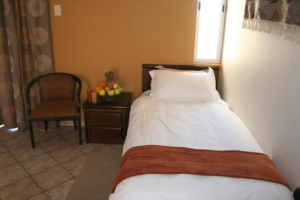 Single Room photo 2