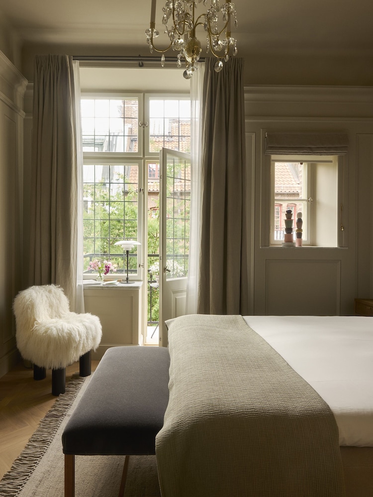 Standard Room, 1 Queen Bed, Garden View