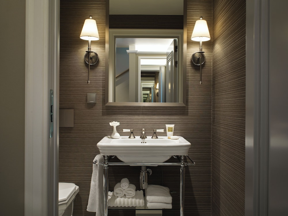 Executive Suite - Photo 4