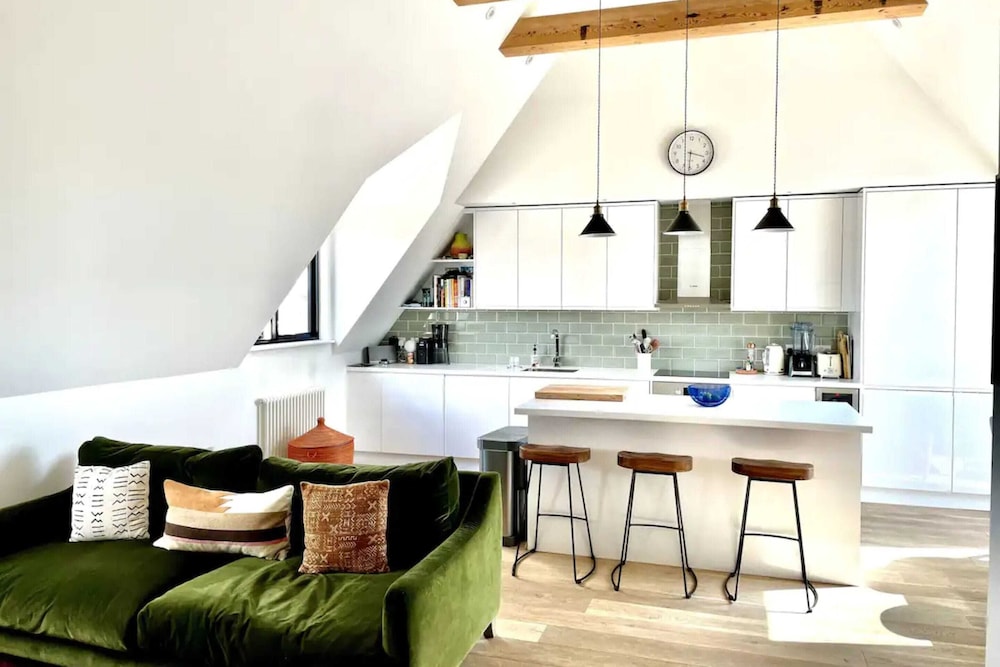 Basic Apartment, Multiple Beds