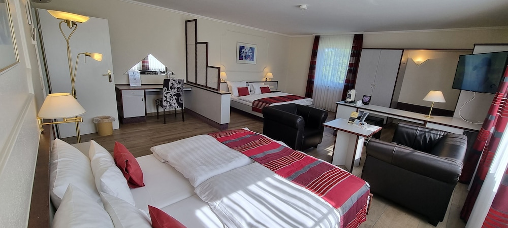 Deluxe Quadruple Room, 1 Bedroom photo 2