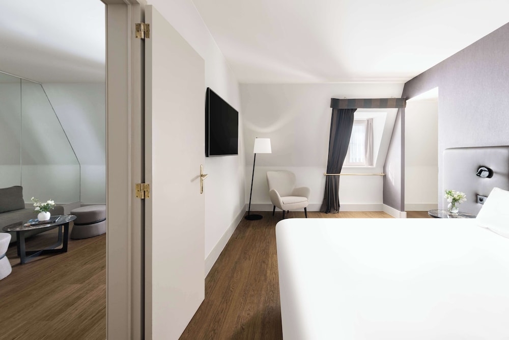 Suite (Extra Bed 2 Adults + 2 Children)