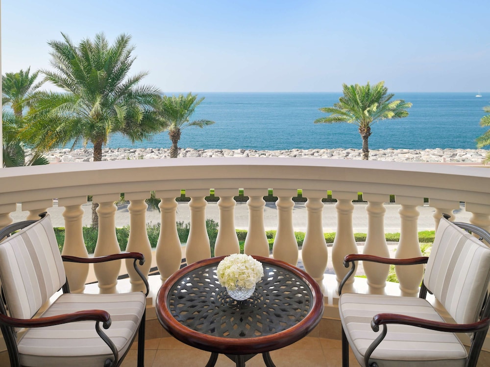 Premier Room, 1 Double Bed, Balcony (Ocean)