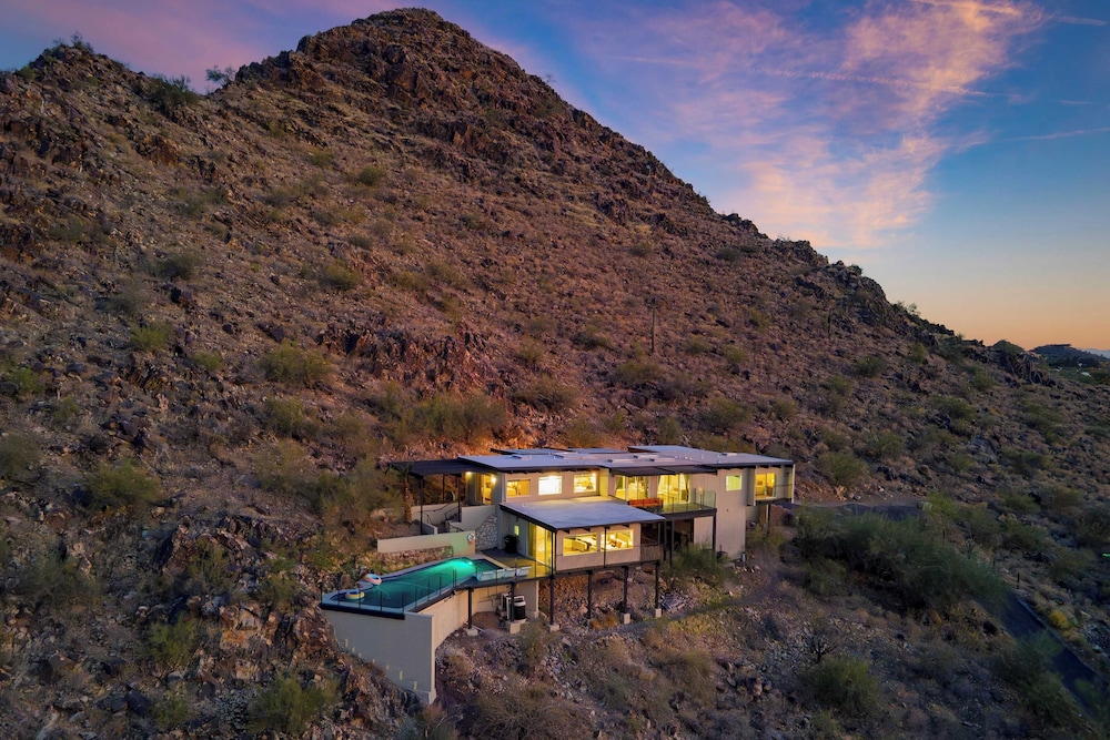 House (4 Bedrooms)