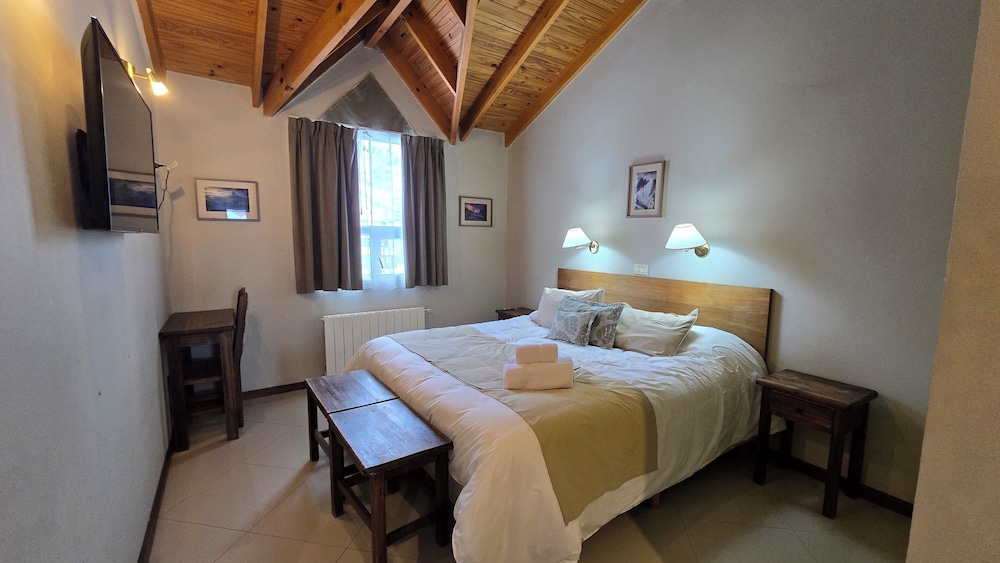 Deluxe Double or Twin Room photo 2