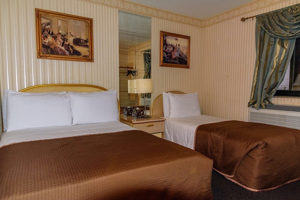 Basic Triple Room, Non Smoking - Photo 3