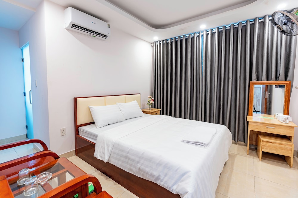 Standard Double Room, Garden View