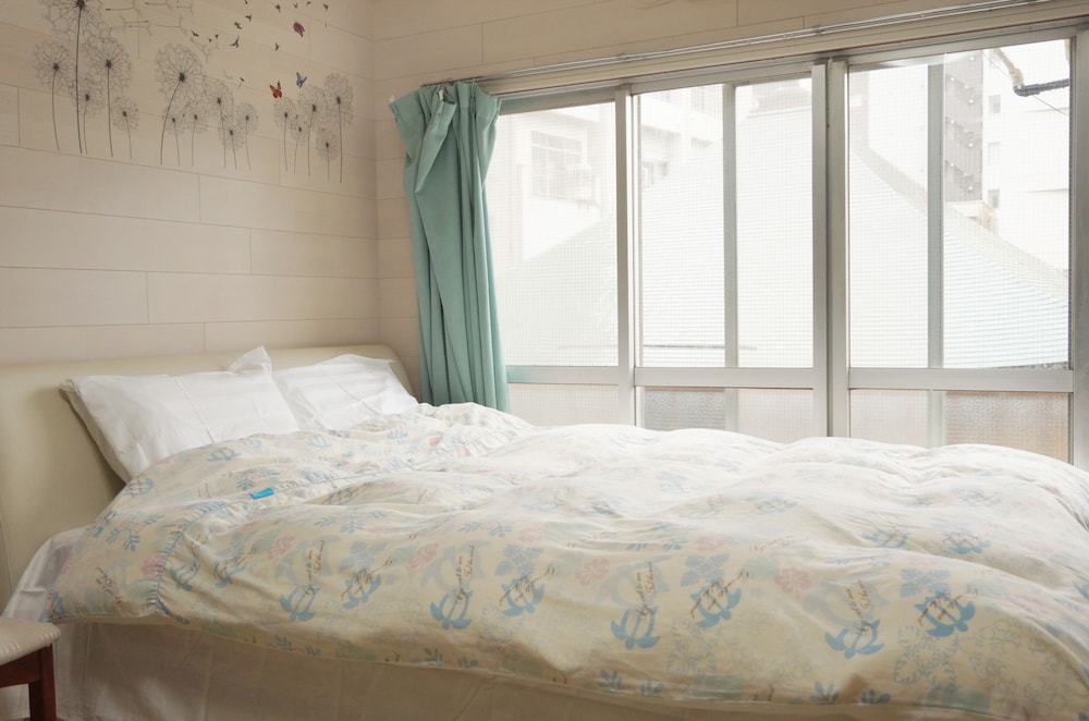 Room (302) photo 3