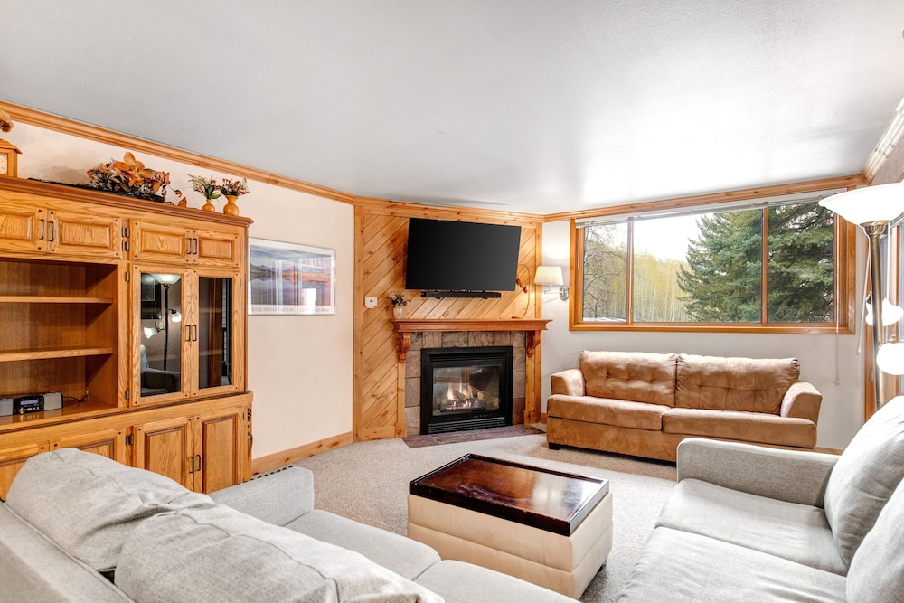 Condo, 3 Bedrooms