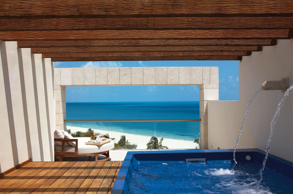 Excellence Club Two-Story Rooftop Terrace Suite Ocean Front photo 1